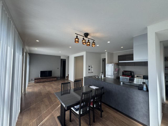 －三丁目不動産-深谷市東方　中古戸建の居間・リビング