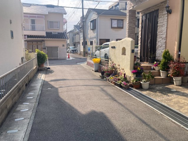 【前面道路含む現地写真】の画像