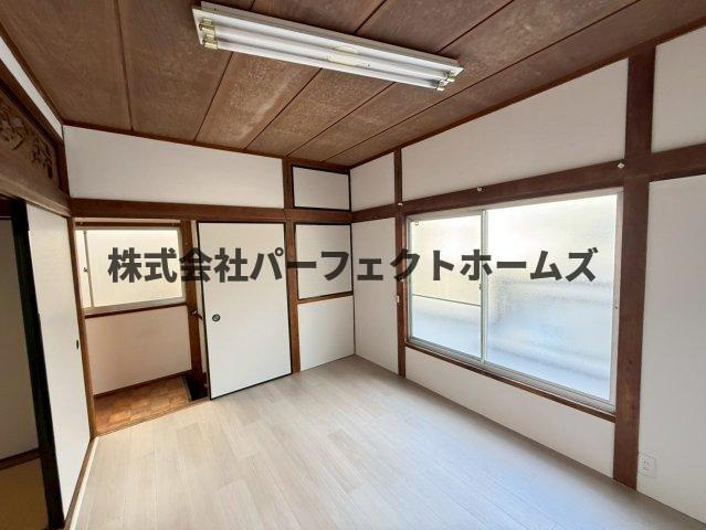 出口5丁目戸建　賃貸の洋室|広々とした洋室です