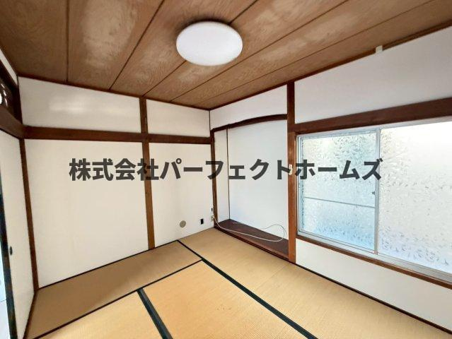 出口5丁目戸建　賃貸の和室|和室、ちょっとしたくつろぎスペースにいかがでしょうか