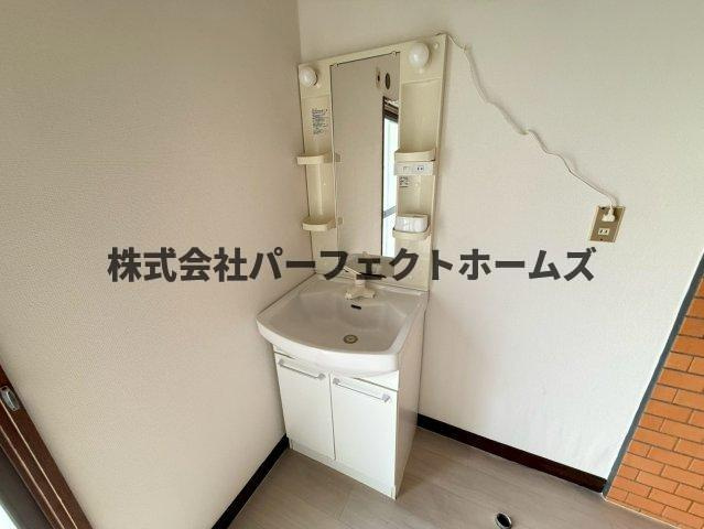 出口5丁目戸建　賃貸の独立洗面台|独立洗面台です