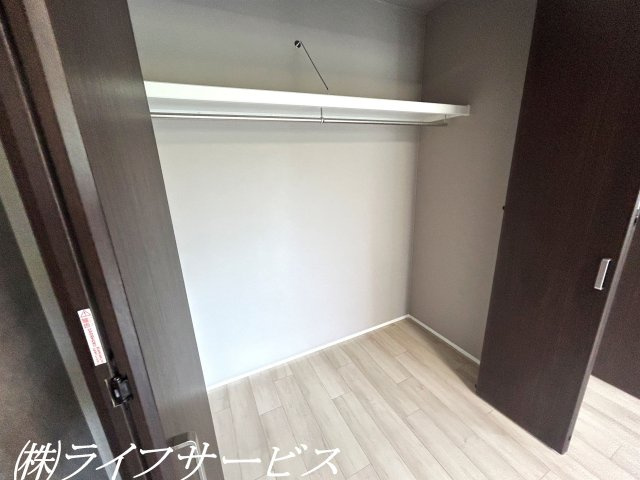 【収納】 | ソシエ北大阪弐番館 | バルコニー側洋室6帖/クローゼット有