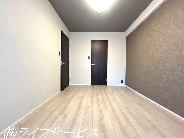 【洋室】 | ソシエ北大阪弐番館 | 洋室6.5帖/ウォークインクローゼット有