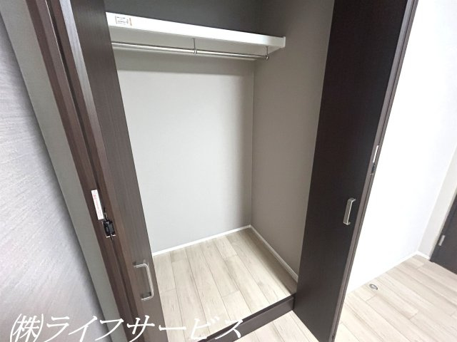 【収納】 | ソシエ北大阪弐番館 | 玄関側洋室6帖/クローゼット有