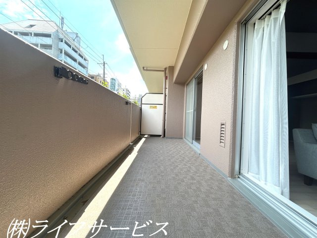 【バルコニー】 | ソシエ北大阪弐番館 | 陽当りの良い南向きバルコニー
