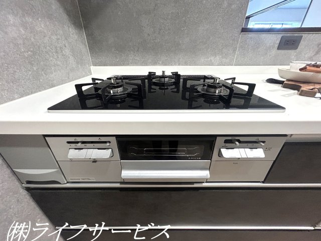 【キッチン】 | ソシエ北大阪弐番館 | グリル/３口ガスコンロでお料理も楽々