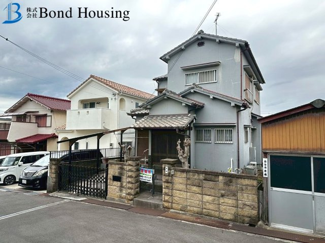 「生活施設充実」「6DK」魚住町西岡　築46年の外観