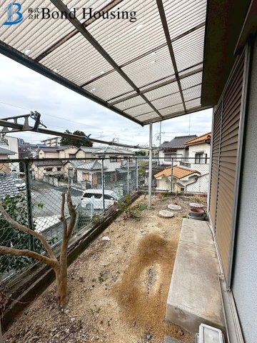 「生活施設充実」「6DK」魚住町西岡　築46年の駐車場