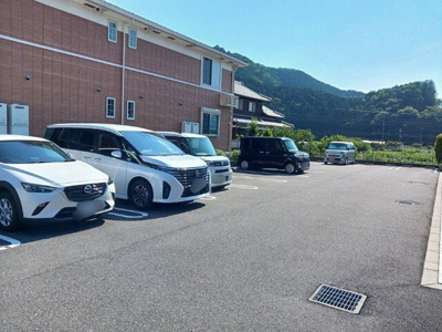 【駐車場】 | フォンテーヌ柏原Ⅱ