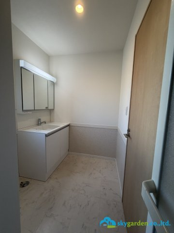 平塚市岡崎　中古戸建の脱衣所