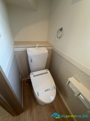 平塚市岡崎　中古戸建のトイレ