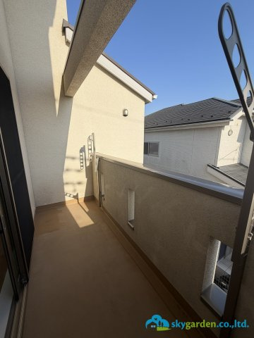 平塚市岡崎　中古戸建のバルコニー