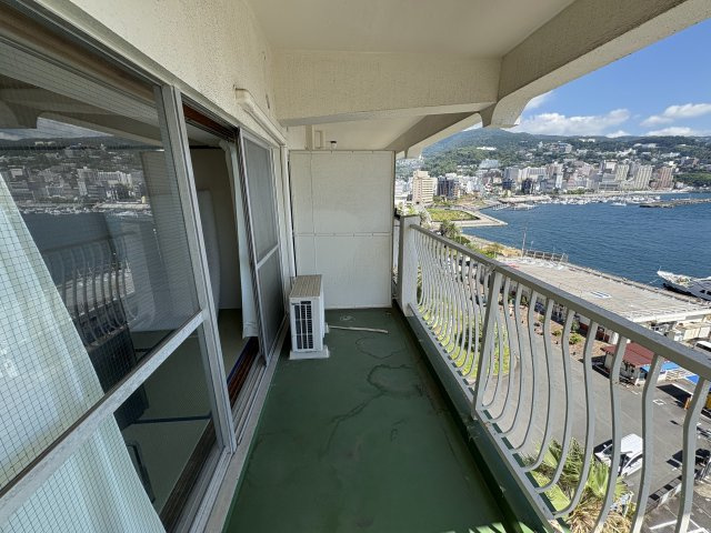 パラシオン熱海のバルコニー