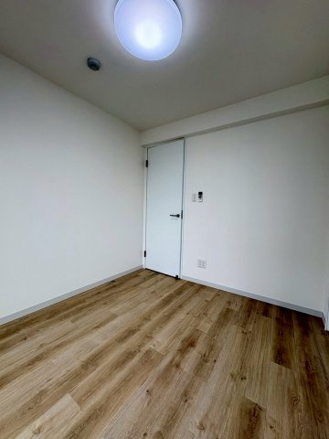 エス．フィールド奏の洋室