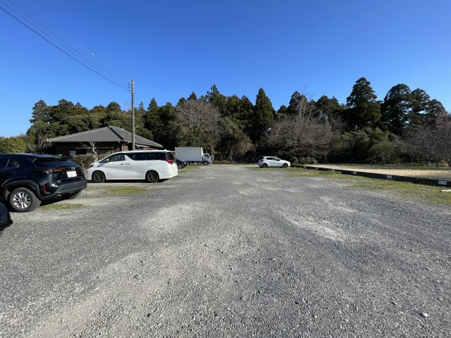 ドミールKの駐車場