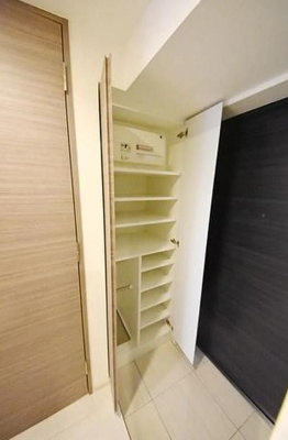 【玄関】 | ルクレ東日本橋駅前【旧：レオーネ東日本橋駅前】