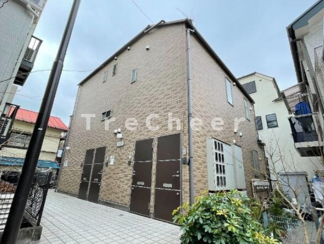 シャイニーソフト新宿御苑のエントランス