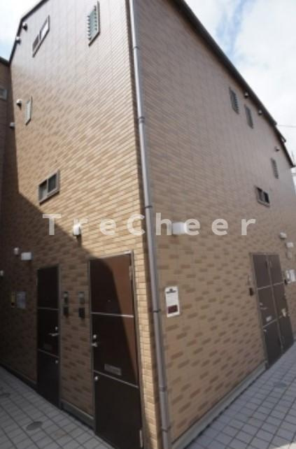 シャイニーソフト新宿御苑の外観