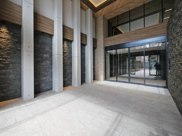 リヴェント難波ウエストのロビー