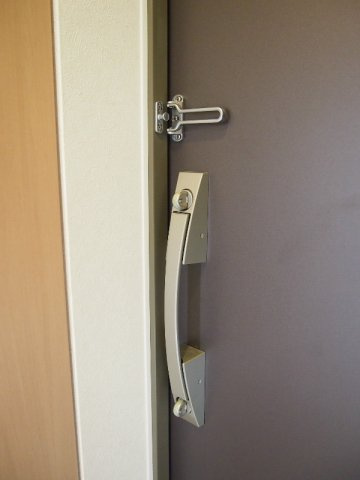 ルーブル市ヶ谷の玄関