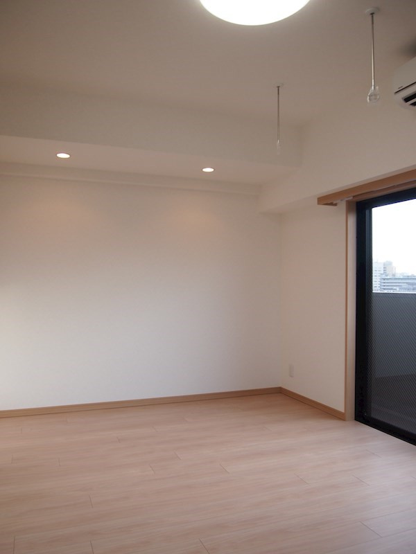 ルーブル市ヶ谷の居間・リビング