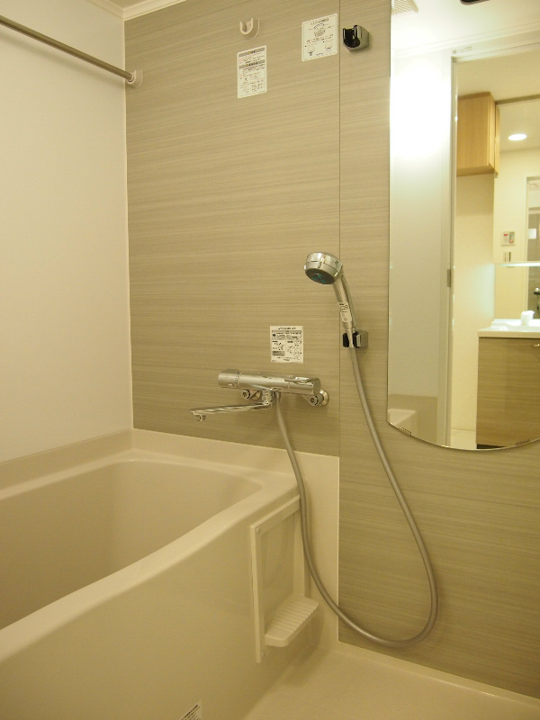 ルーブル市ヶ谷の浴室