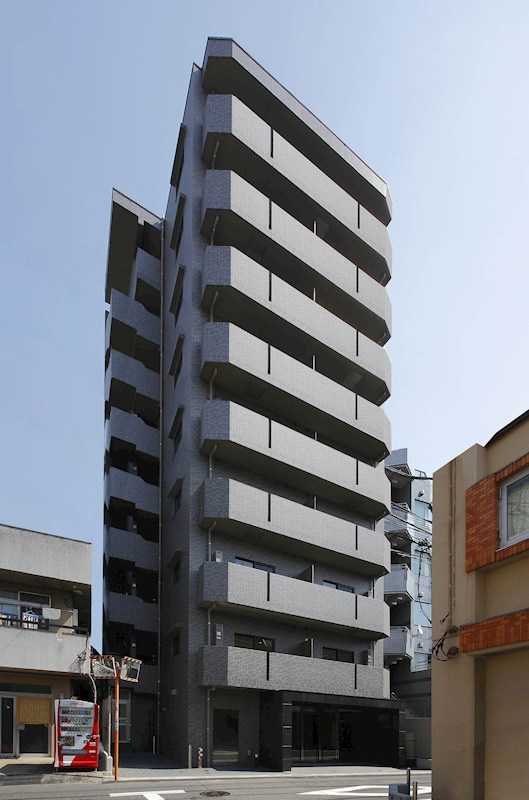 ルーブル市ヶ谷の外観