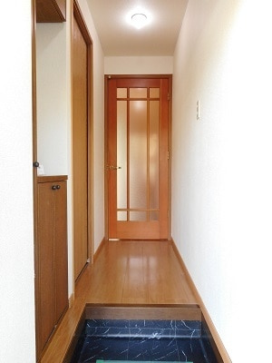 【玄関】 | フォンテーヌ城山 | 玄関