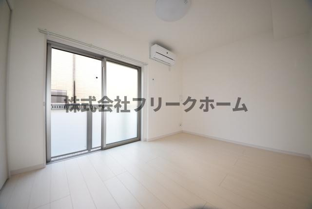 小金井市桜町１丁目のアパートの寝室