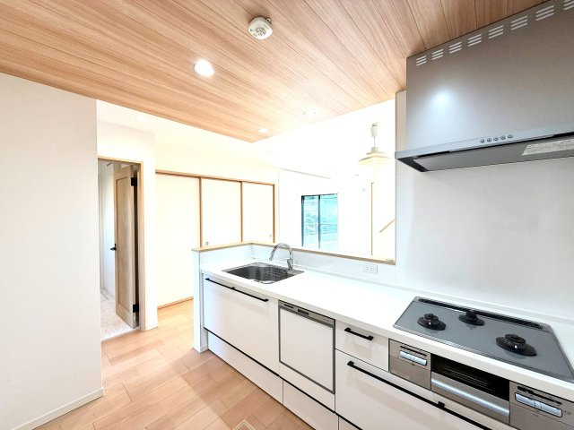 大津市錦織1丁目　中古戸建のキッチン|コンロはガスコンロ