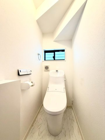 大津市錦織1丁目　中古戸建のトイレ|1階のトイレです◎