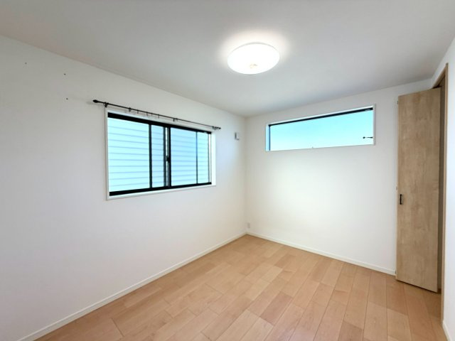 大津市錦織1丁目　中古戸建の洋室|約6帖の洋室