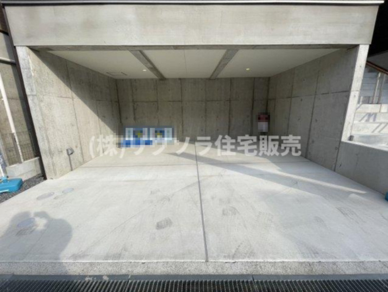 東中振一丁目　新築一戸建ての駐車場|2台並列駐車可
■物件内覧・資金計画相談・住宅ローン相談、リフォーム相談、お問合せ受付中■
※当日・翌日のご内覧、ご相談はお電話でのお問合せがスムーズです！