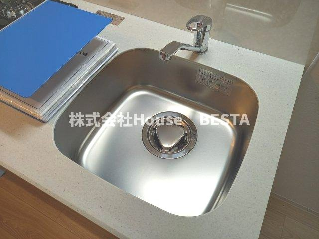 レジュールアッシュ神戸湊川公園のキッチン