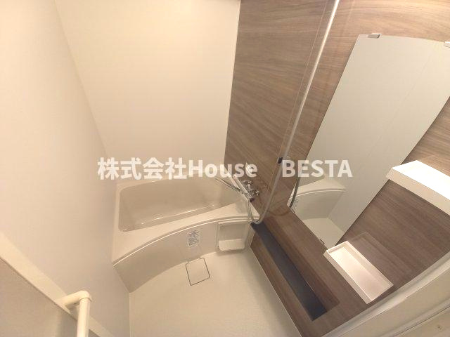 レジュールアッシュ神戸湊川公園の浴室