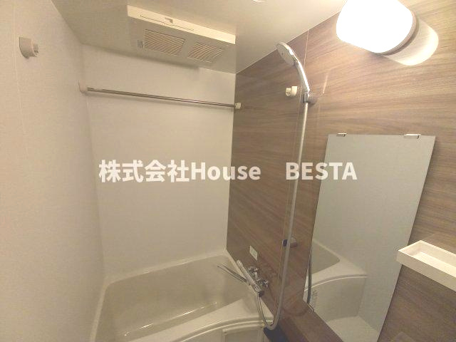 レジュールアッシュ神戸湊川公園の浴室