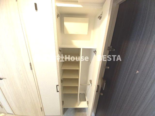 レジュールアッシュ神戸湊川公園の収納