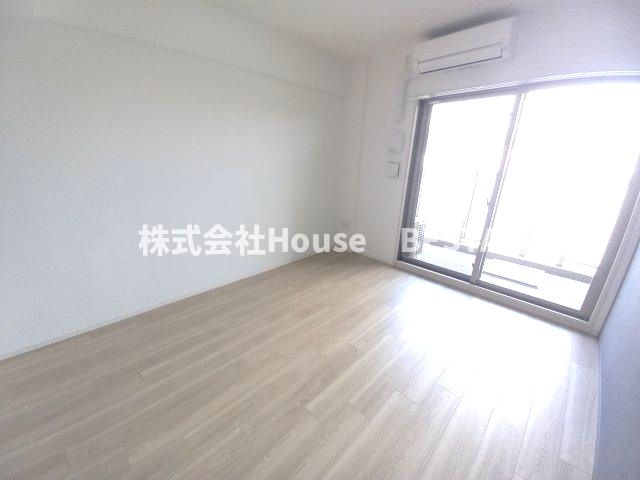 レジュールアッシュ神戸湊川公園の寝室