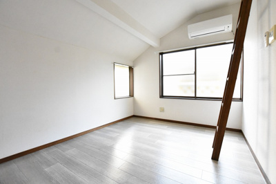 【内装】 | クオーターキャビン