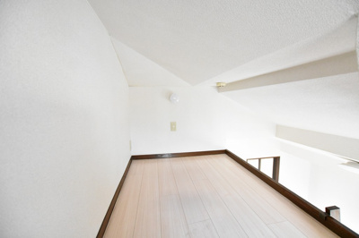 【内装】 | クオーターキャビン | ロフト