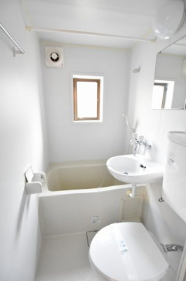 【浴室】 | クオーターキャビン | 3点ユニットバス
