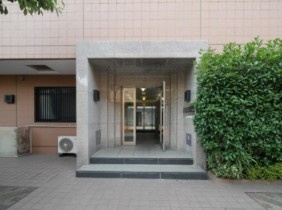 コンフォリア早稲田ＤＥＵＸのエントランス