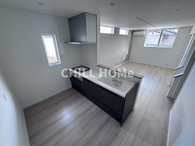 フラリス下小出の居間・リビング|当社、チルホームのHPもご覧ください(^^)/物件情報多数♪