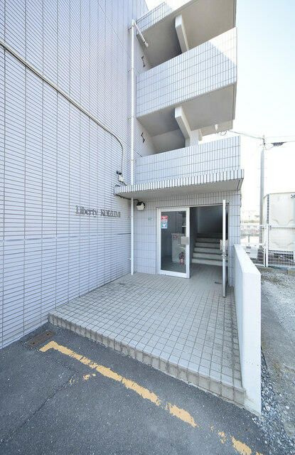 リバティー小泉のエントランス