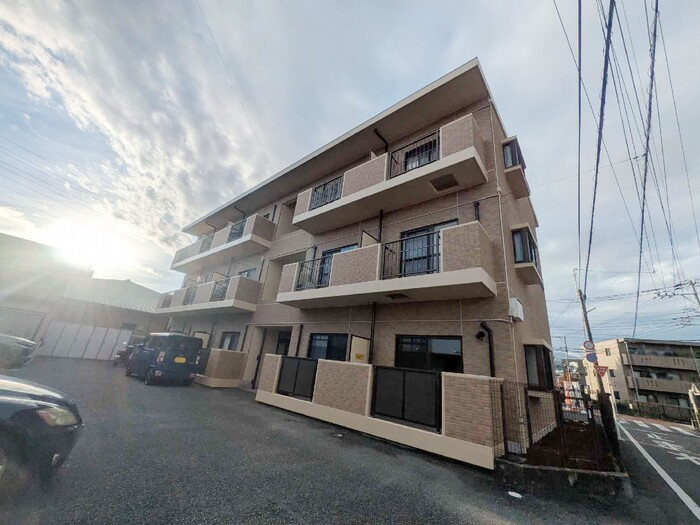 ロイヤルキャビン井坂