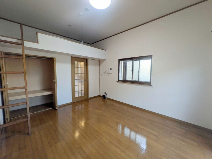 ロイヤルキャビン井坂のその他