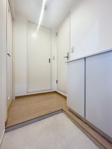 ハイツプルニエの玄関|シンプルで使いやすい玄関です