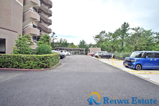 ダイアパレス茅ヶ崎鶴嶺の駐車場