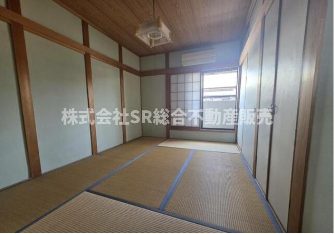 若江東町2丁目中古戸建の寝室|3F・和室6帖。寝る時は布団派の方にはピッタリのお部屋です！