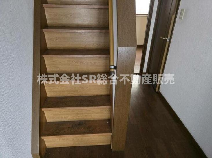 若江東町2丁目中古戸建の内装|弊社は中古戸建のご紹介、その後のリフォームのご提案、
賃貸物件のご紹介、すべてご対応可能です。
お客様にあったプランをご提案致します。
まずはお問合せ下さいませ。